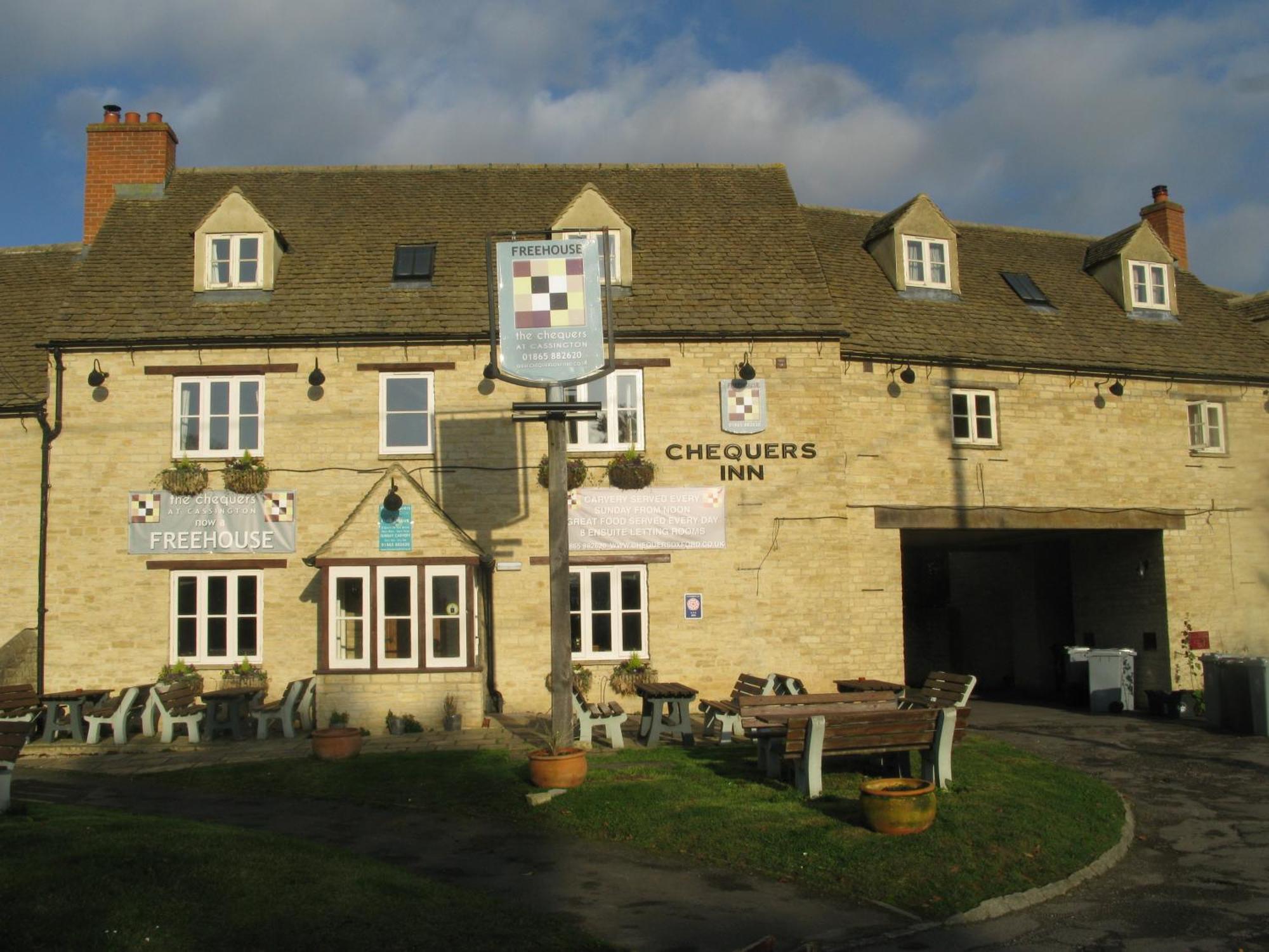 The Chequers Inn Cassington Exterior photo